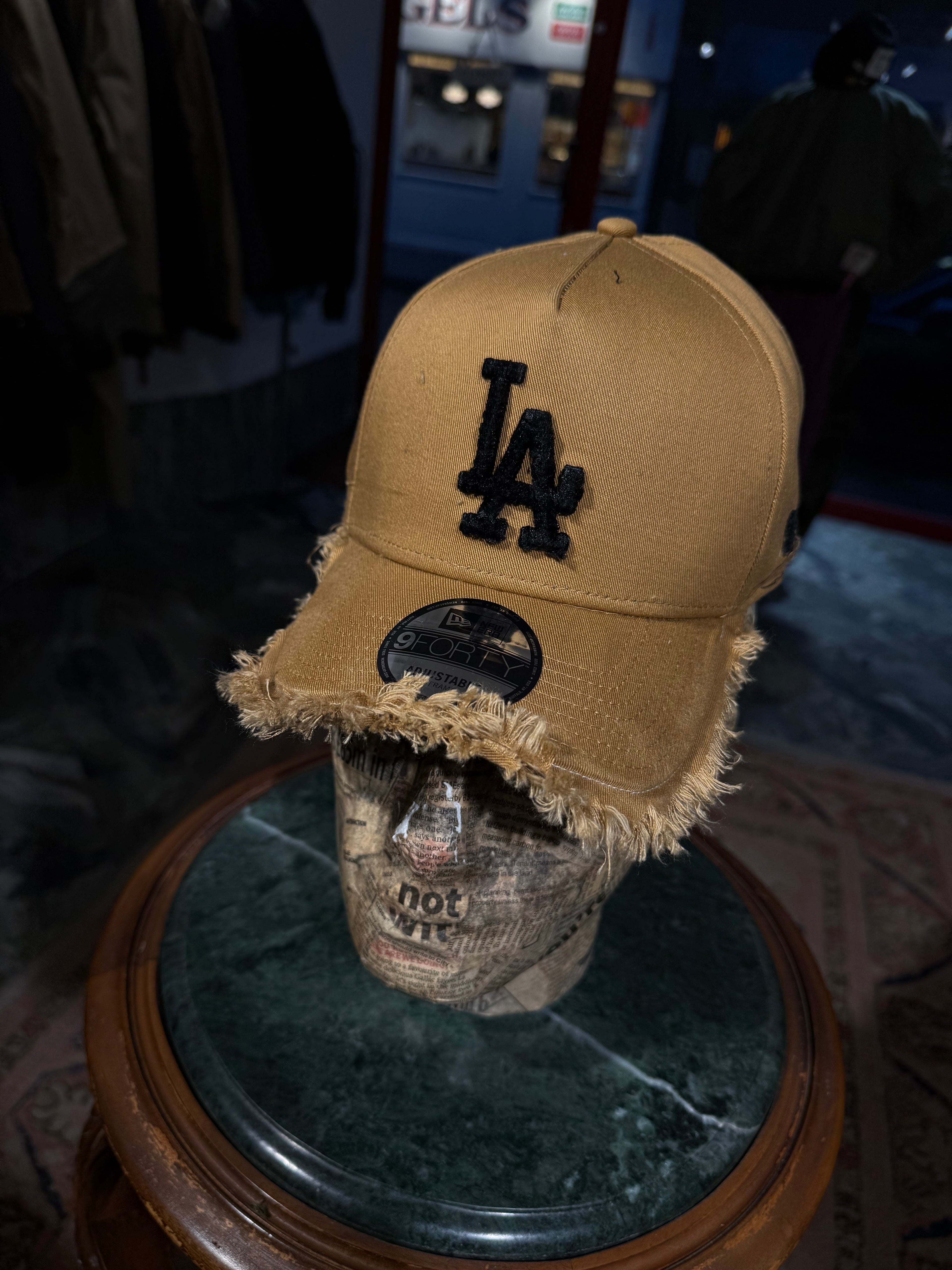 ARTISANAL CURVED BRIM CAP (Adjustable)