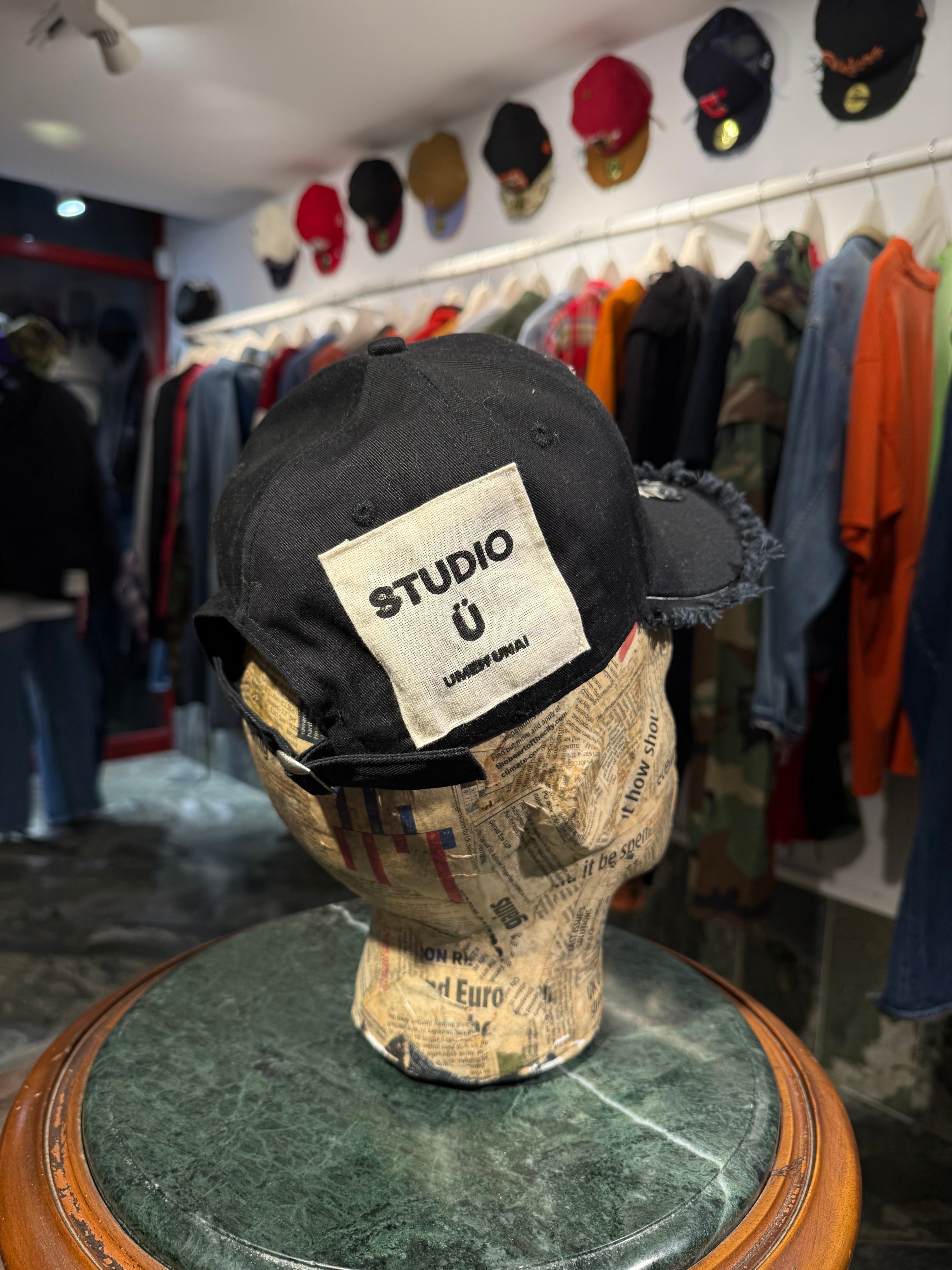 ARTISANAL CURVED BRIM CAP (Adjustable)