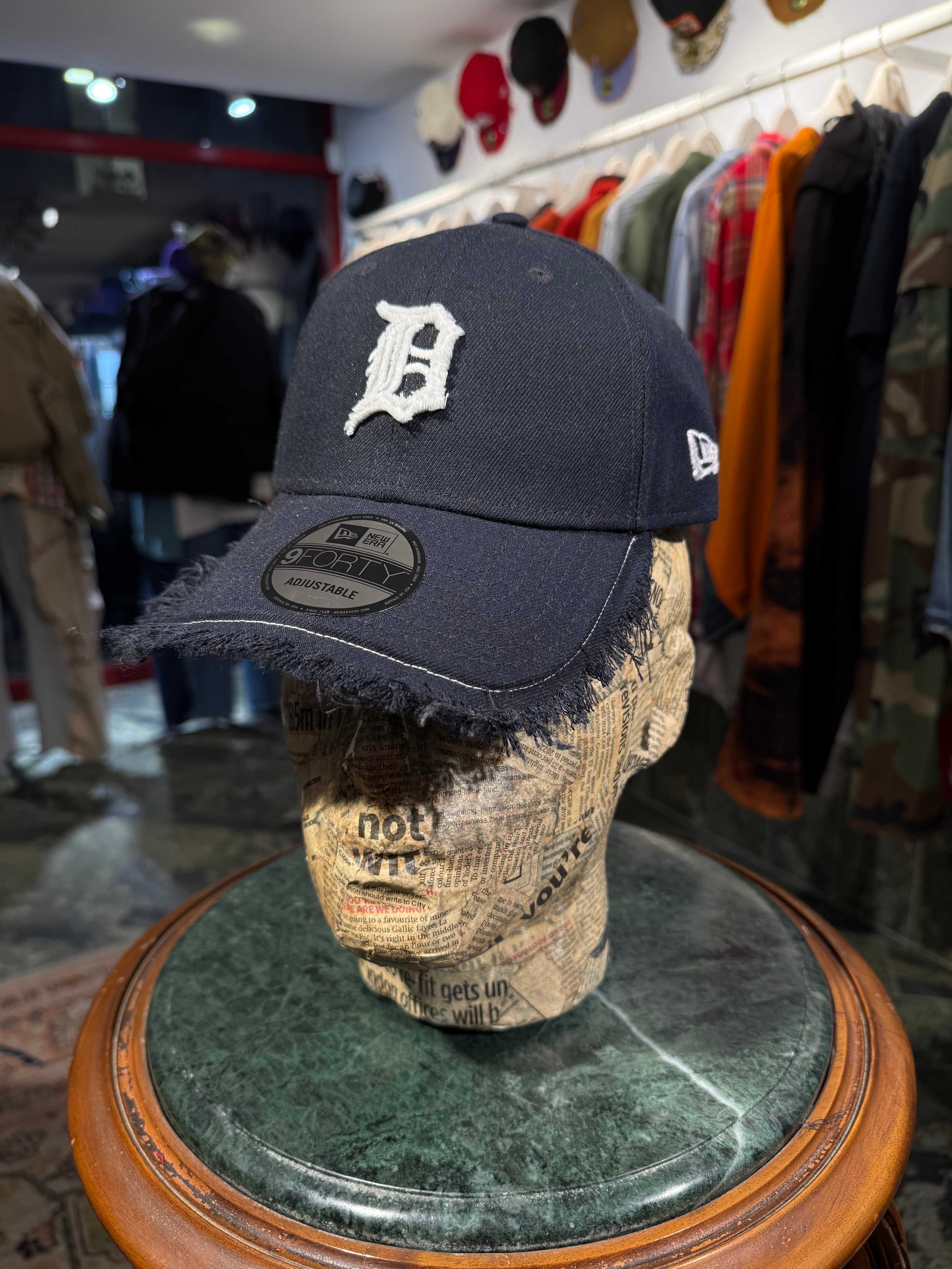 ARTISANAL CURVED BRIM CAP (Adjustable)