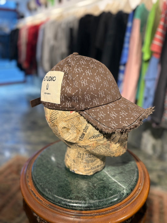 ARTISANAL CURVED BRIM CAP (Adjustable)