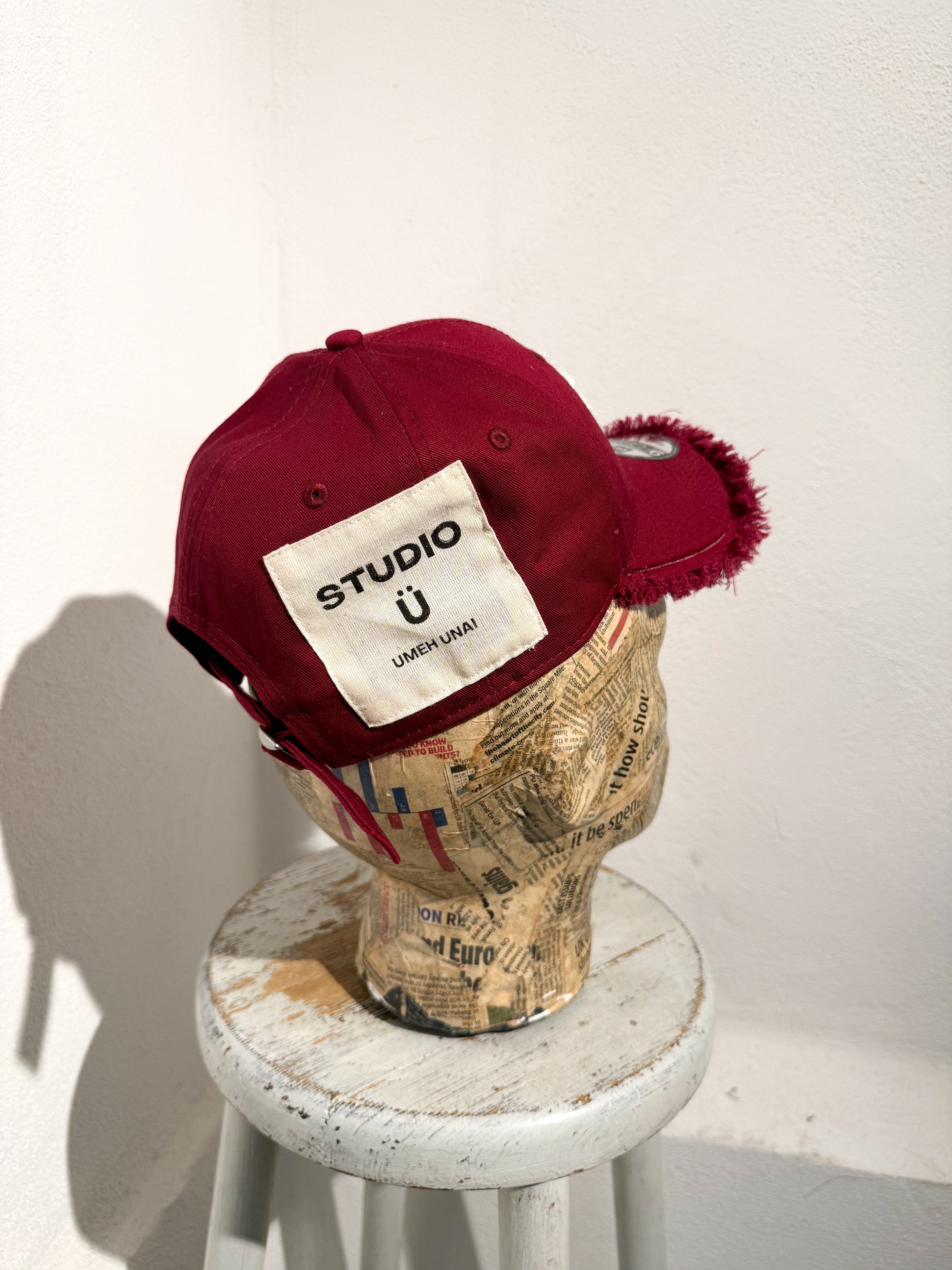 ARTISANAL CURVED BRIM CAP (Adjustable)
