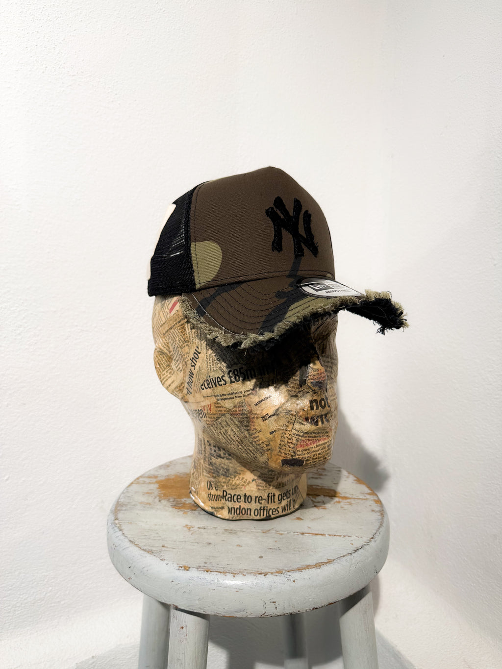 ARTISANAL CURVED BRIM CAP (Adjustable)