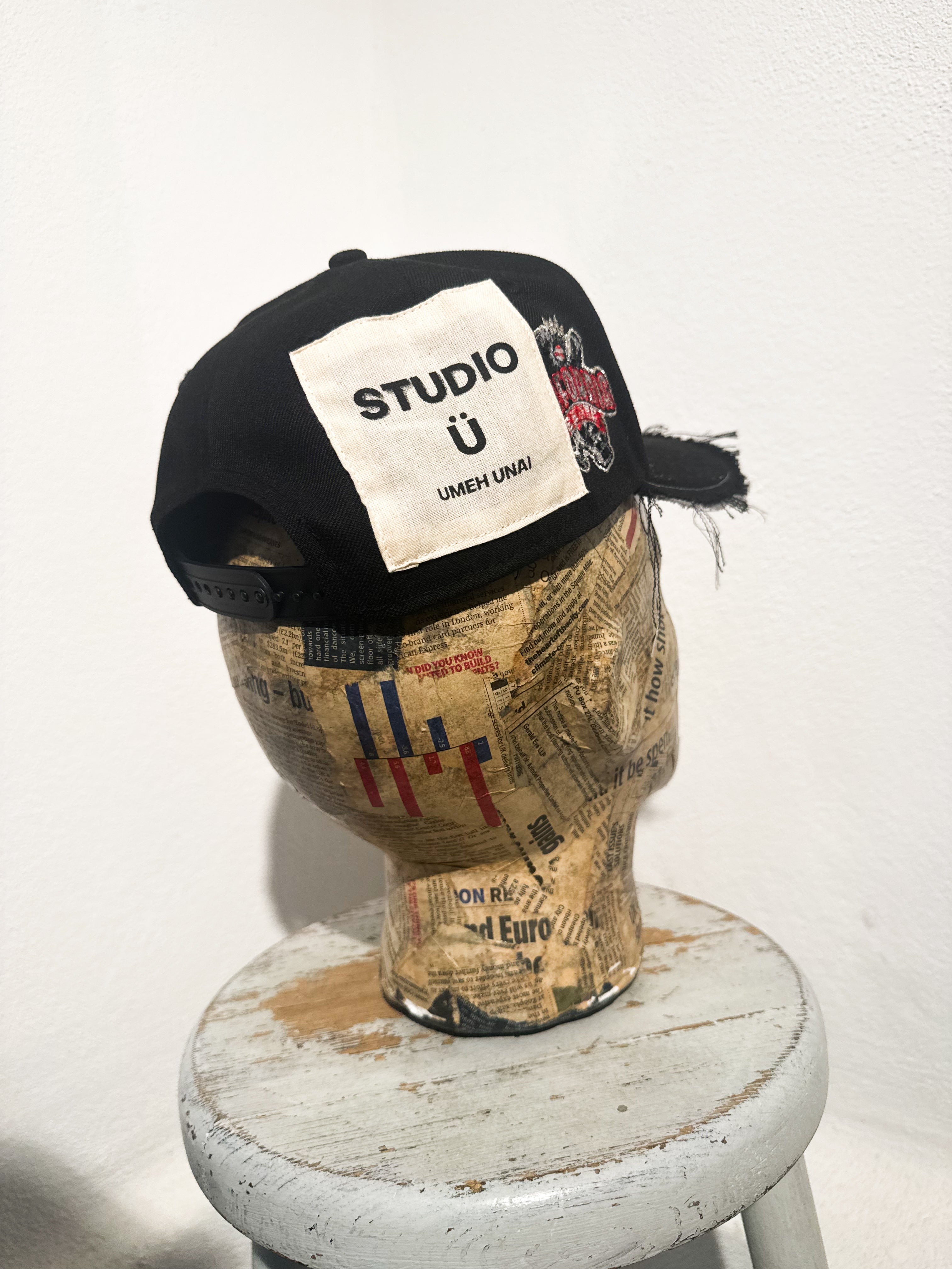 ARTISANAL CURVED BRIM CAP (Adjustable)