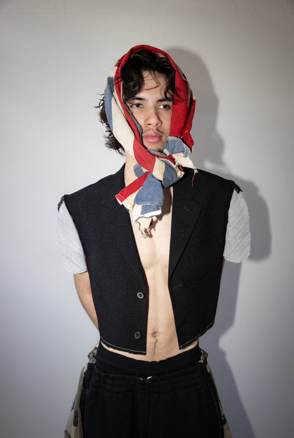 CROPPED SLEEVELESS BLAZER